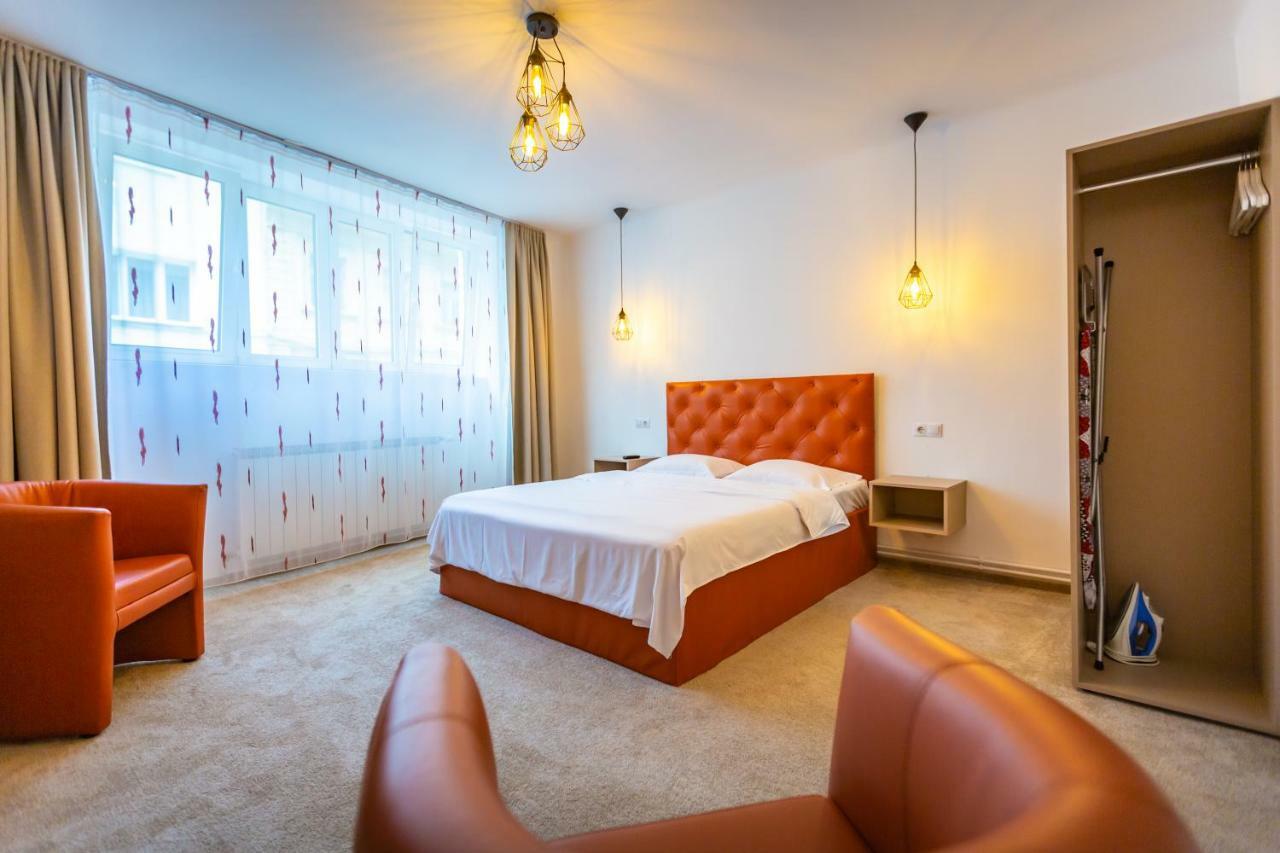 Central Apartment Брашов Екстериор снимка