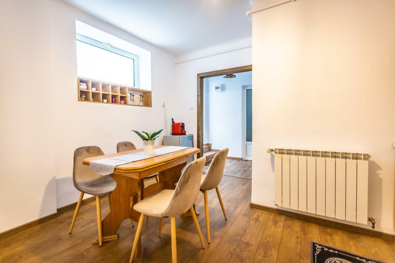 Central Apartment Брашов Екстериор снимка
